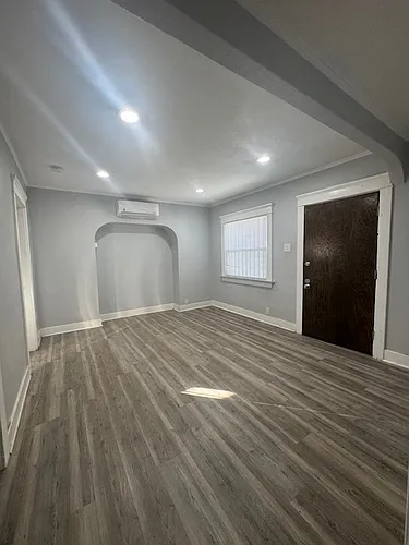 636 W 75th St #1/2 Photo 1