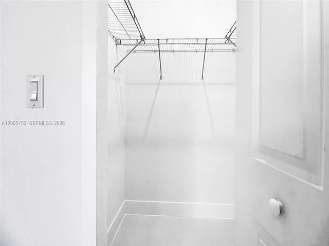 5 bed, 4.0 bath, $5,400 — Photo 4