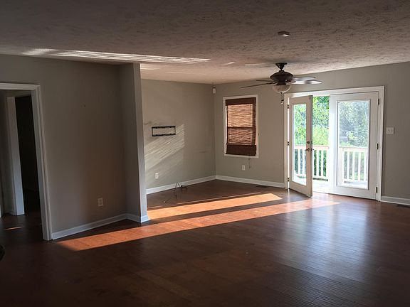 4th image of 1540 Paisley Ave