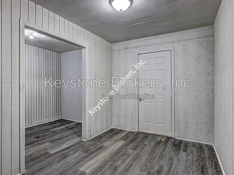 509 Lynmore Cir — Photo 6