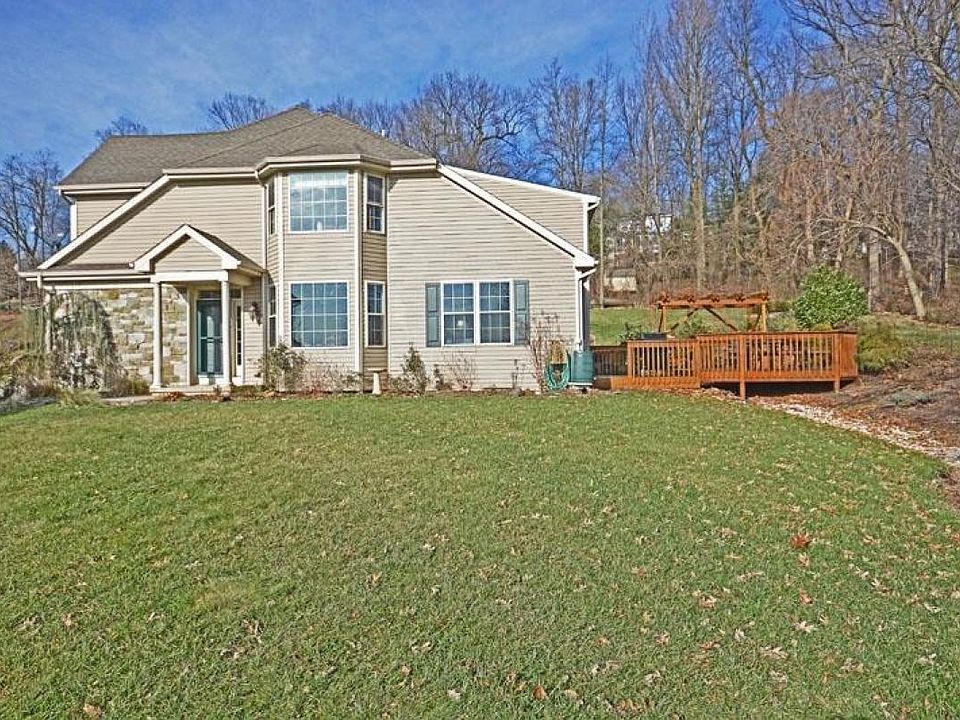 1st image of 279 Sparrow Ln