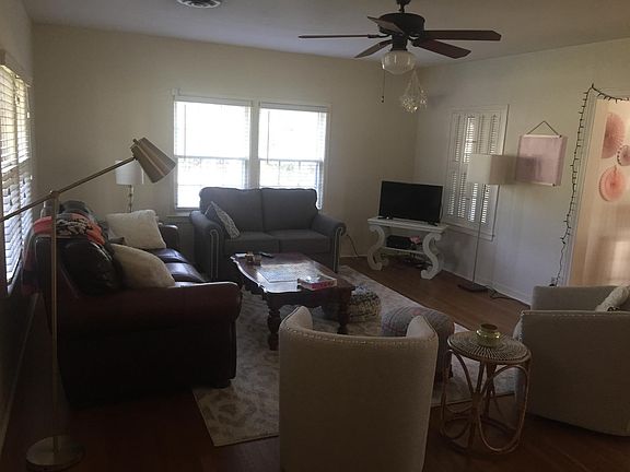 2nd image of 1008 Park Pl