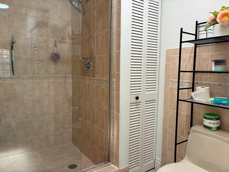 7895 La Mirada Dr — Photo 9