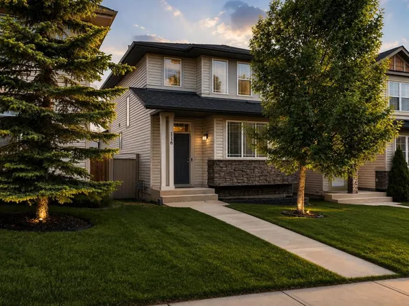 116 S Panora Close NW, Calgary, AB T3K 0G4