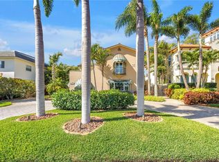2410 Coffee Pot Blvd NE, Saint Petersburg, FL 33704