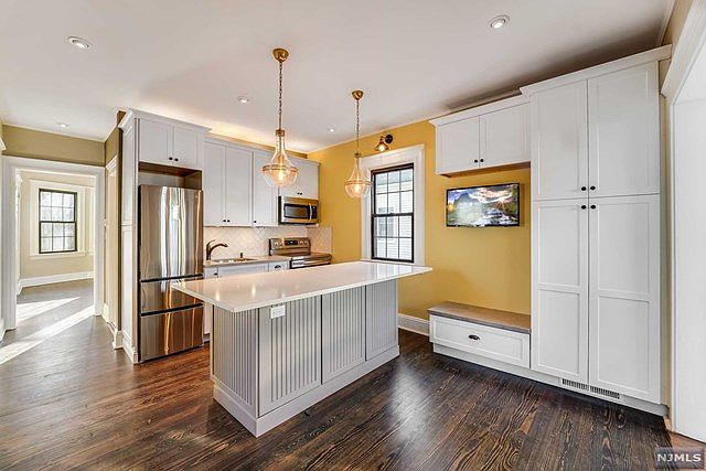 1st image of 8-21 Chester St #1