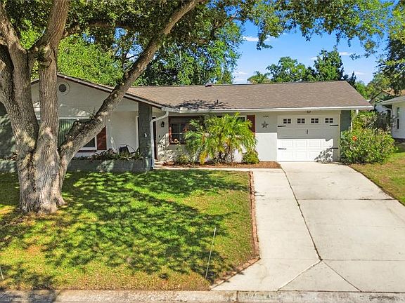 2nd image of 10616 Springwood Dr