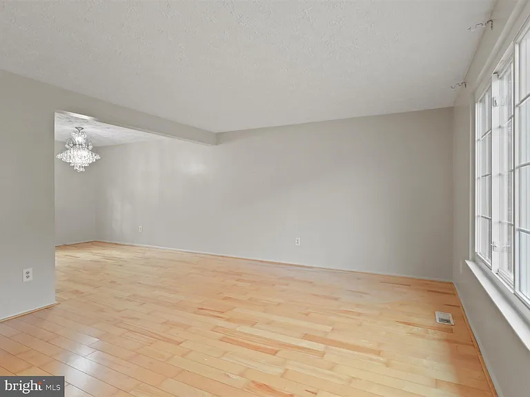8463 Monarch Ct — Photo 16