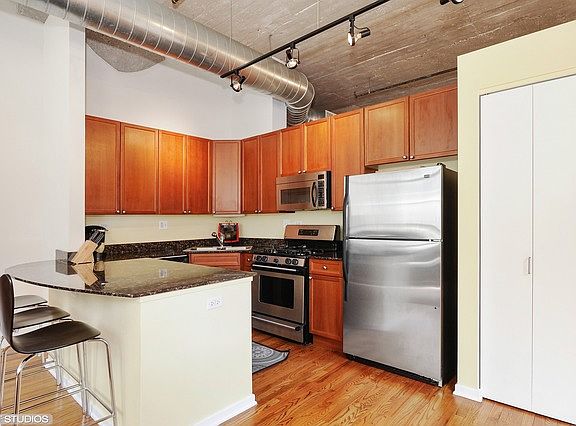 4th image of 900 N Kingsbury St APT 769