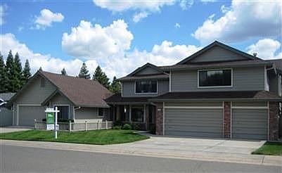 1st image of 415 Community Dr