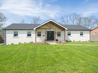 113 Woodford Village Dr, Versailles, KY 40383