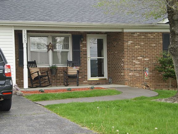 3rd image of 1250 N 11th St