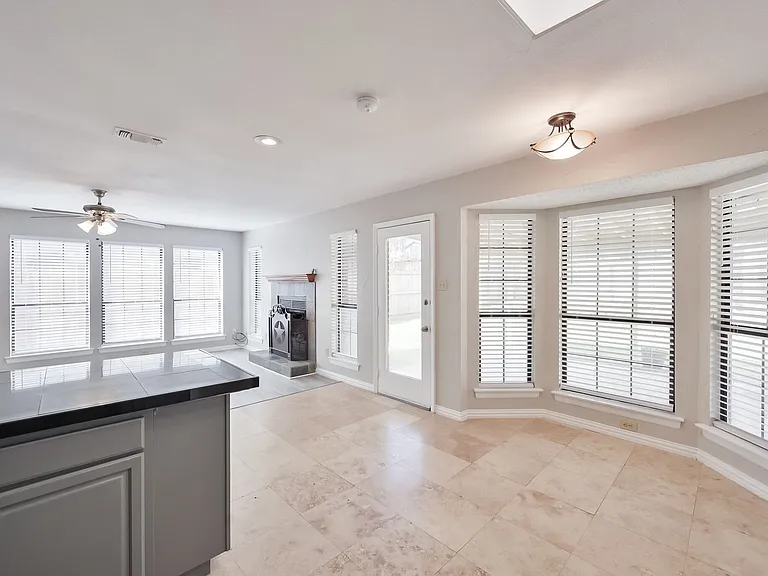 1521 Stratford Dr — Photo 29