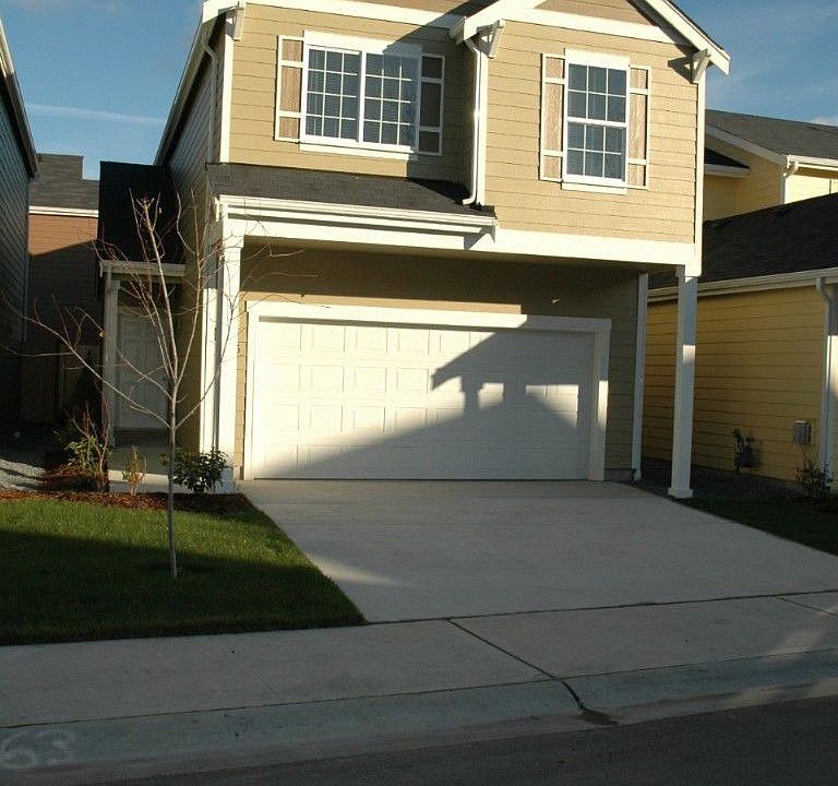 Exterior front of house model. Ours is a back corner lot. Very Private.