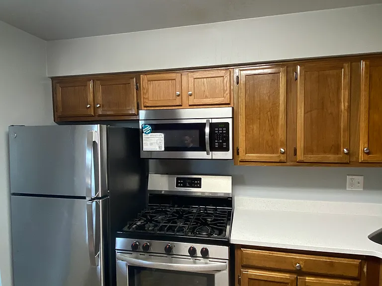 255 Gregory St — Photo 15