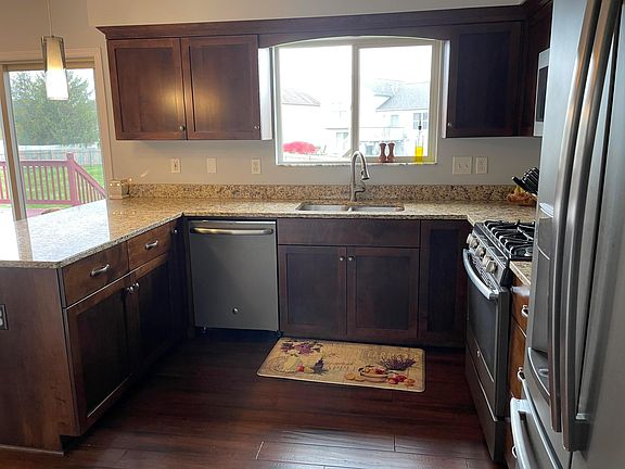 4th image of 312 Glenmoore Ct