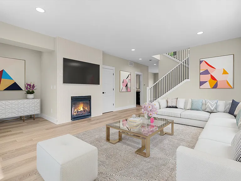 349 SE Walnut St — Photo 10