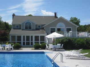 20 Apaucuck Point Ln, Westhampton, NY 11977