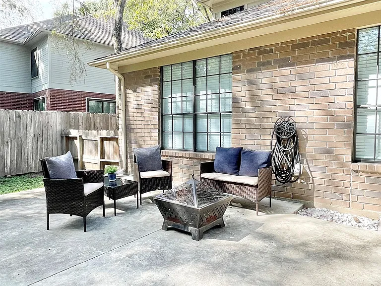 7 Windledge Pl — Photo 47