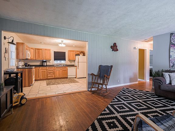 5th image of 9532 Sportsman Dr
