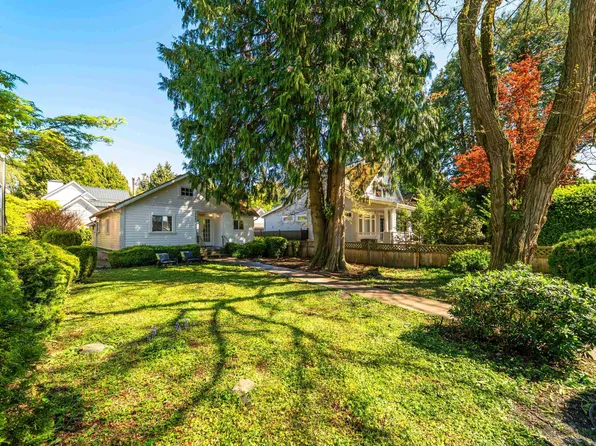 2680 McBride Ave, Surrey, BC V4A 3G1