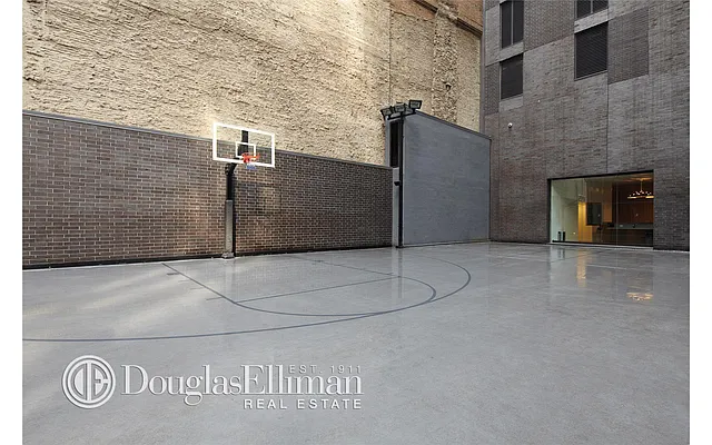 Rented by Douglas Elliman | media 36