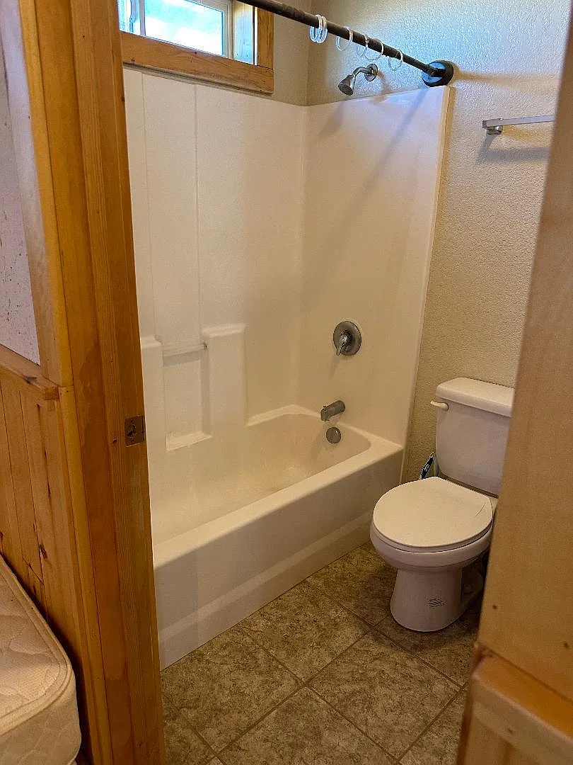 Studio, 350 sqft, $850 — Photo 3