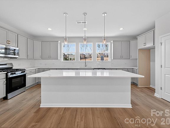 3rd image of 216 Ferebee Pl #Brx0084