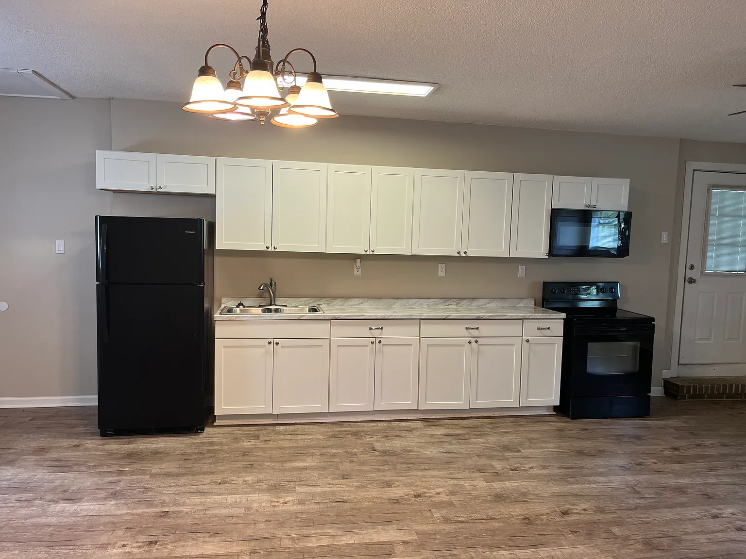 1 bed, 600 sqft, $975 — Photo 4