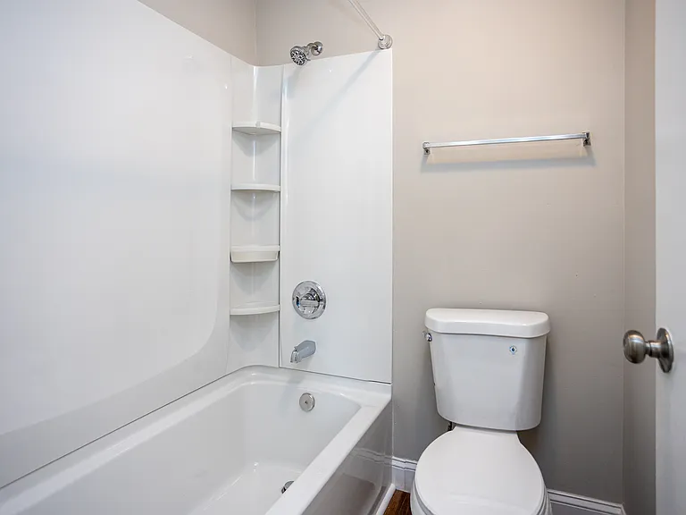 Creek Ridge Apartments — Photo 8
