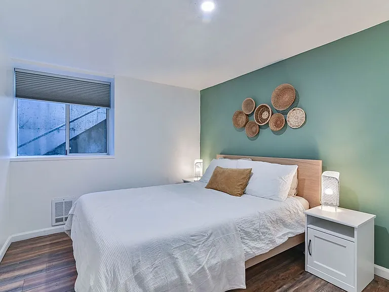 823 Nob Hill Ave N — Photo 10