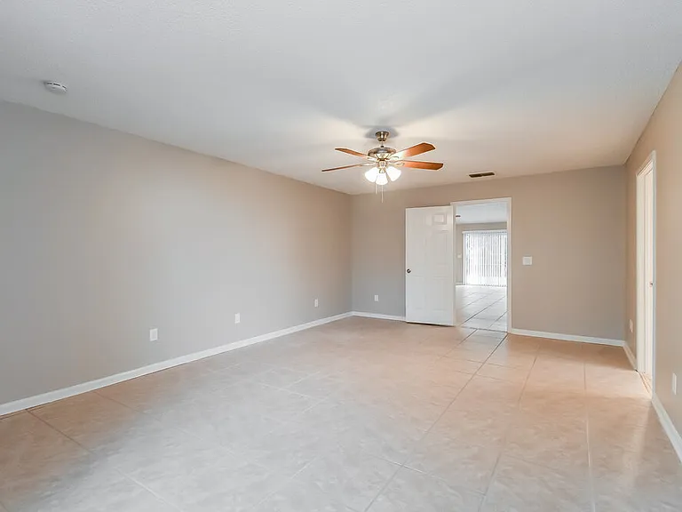 401 Baybrook Dr — Photo 10