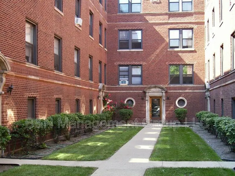 918 W Oakdale Ave #BF — Photo 16