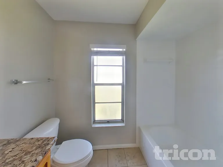 1020 Red Oak Cir — Photo 8