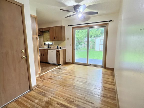 5th image of 2048 S Ridgewood Dr
