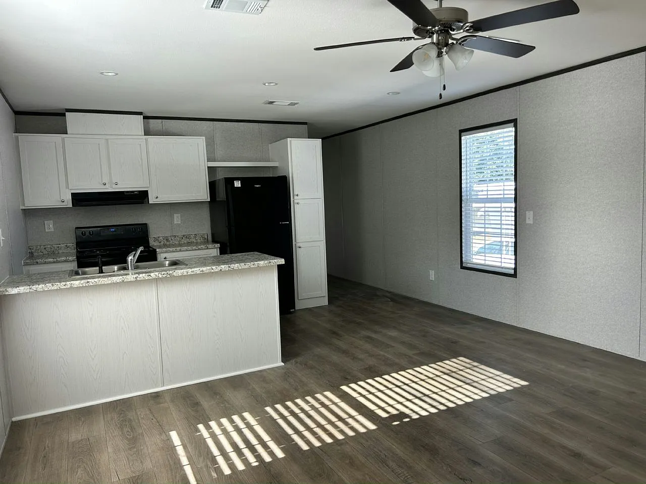 3 bed, 2.0 bath, $1,399 — Photo 2