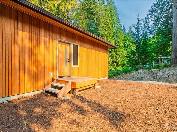 5th image of 953 W Lake Samish Drive