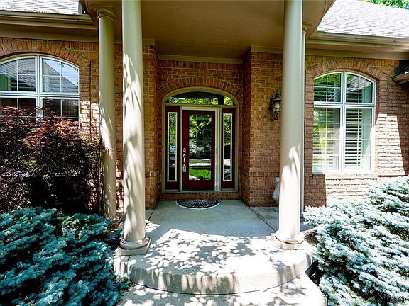 3rd image of 2860 Maginn Dr