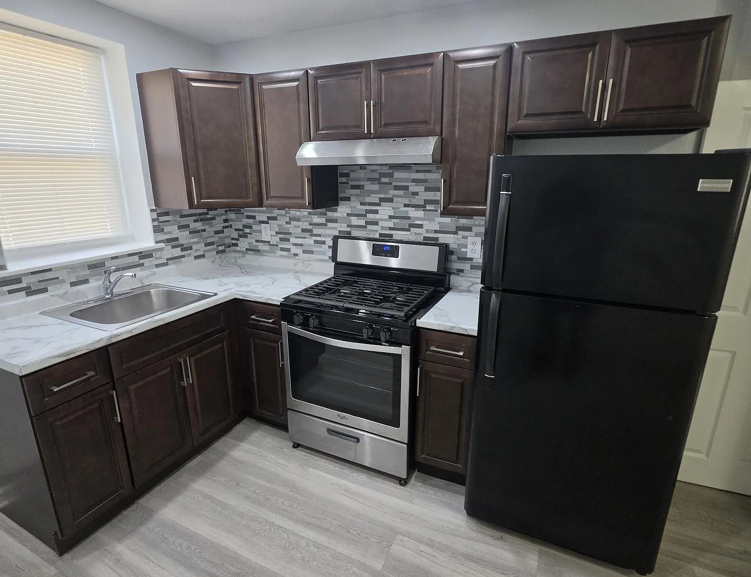 2 bed, 868 sqft, $1,500 — Photo 4