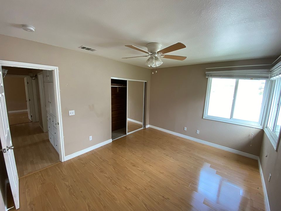 1st image of 663 W Rosewood Ct