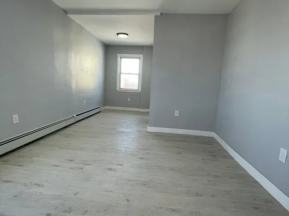 212 Zabriskie Street image 3 of 6