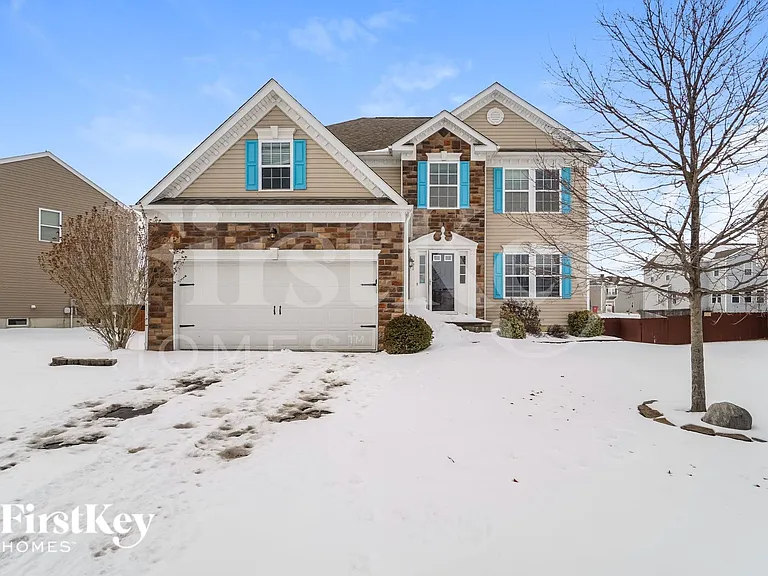 21 Hawthorne Dr — Photo 1