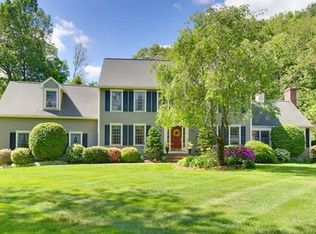 33 Clifford Rd, Southborough, MA 01772