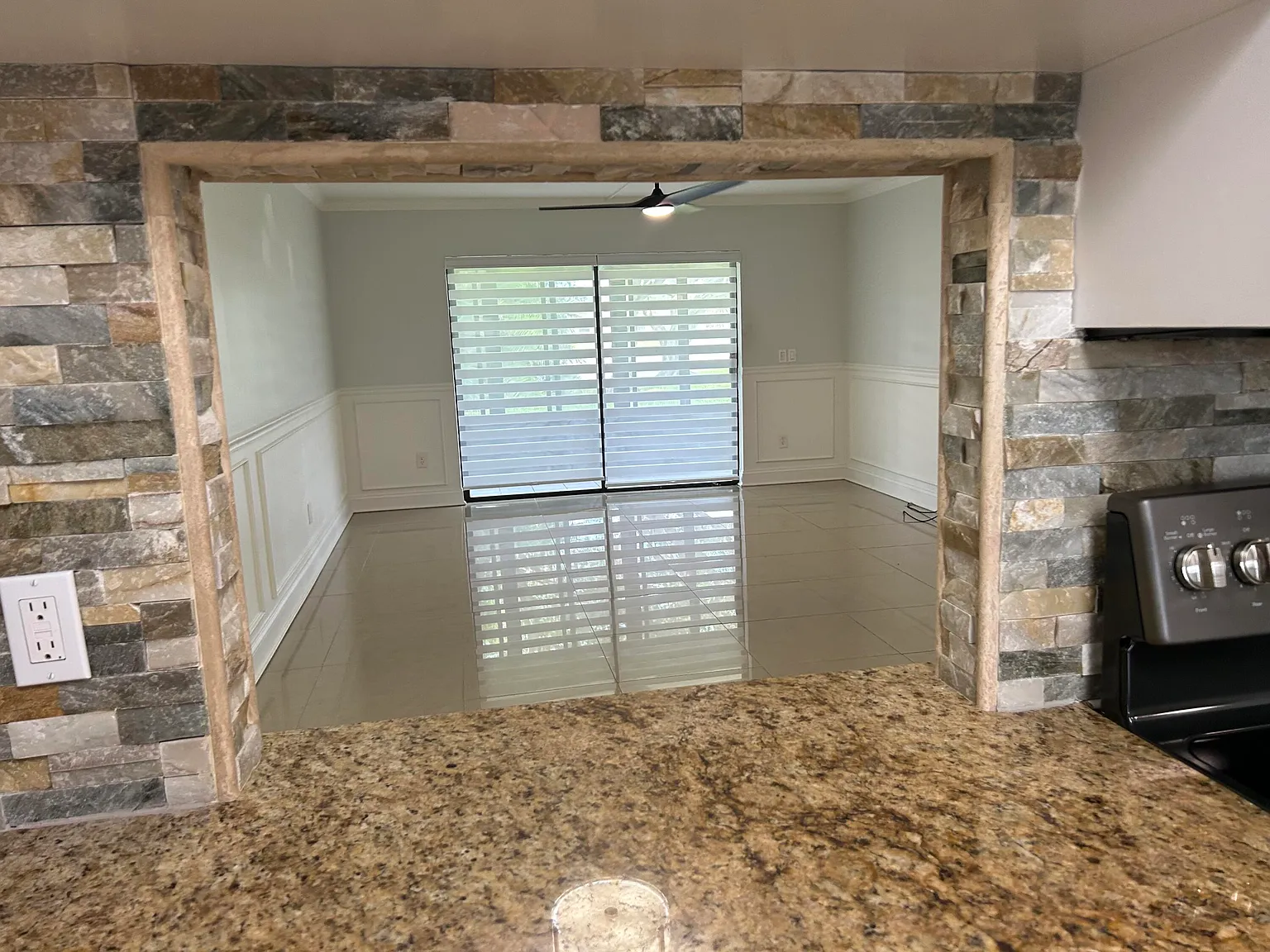 2 bed, 2.0 bath, 1085 sqft, $1,700 — Photo 3