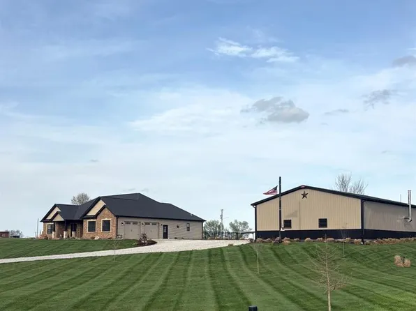 922 Powell Rd, Red Bud, IL 62278