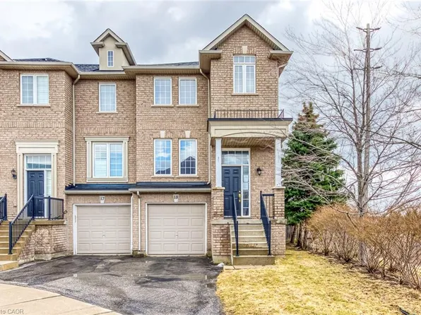 2280 Baronwood Dr #18, Oakville, ON L6M 4Z7