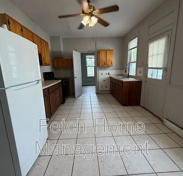 225 Front St — Photo 6