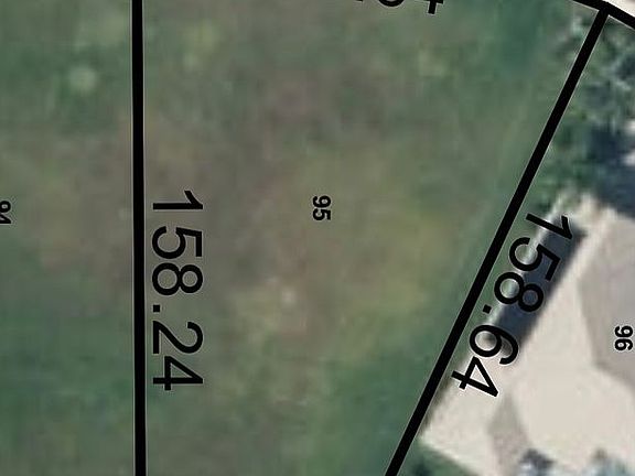 2nd image of 230 SW Fernleaf Trl