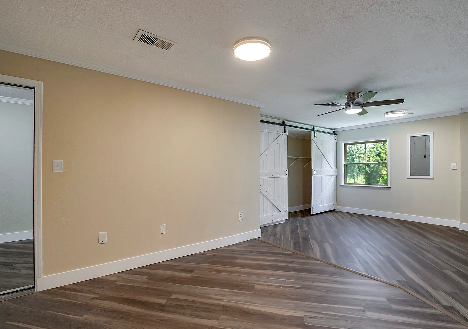 310 Dilegwa Way - 1 — Photo 3