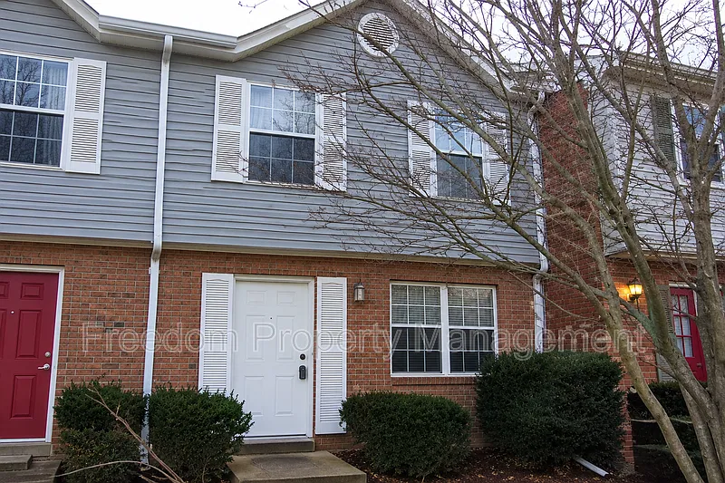 3 bed, 2.5 bath, 1620 sqft, $2,442 — Photo 1